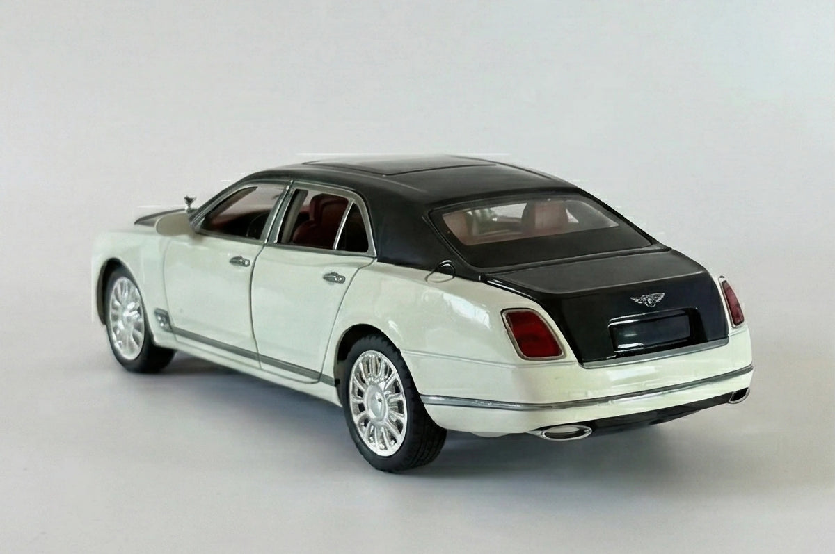 Bentley Mulsanne 1:24 Scale Luxury Sedan Diecast Model Car Grey by Che Zhi — Metal Body Collector Display