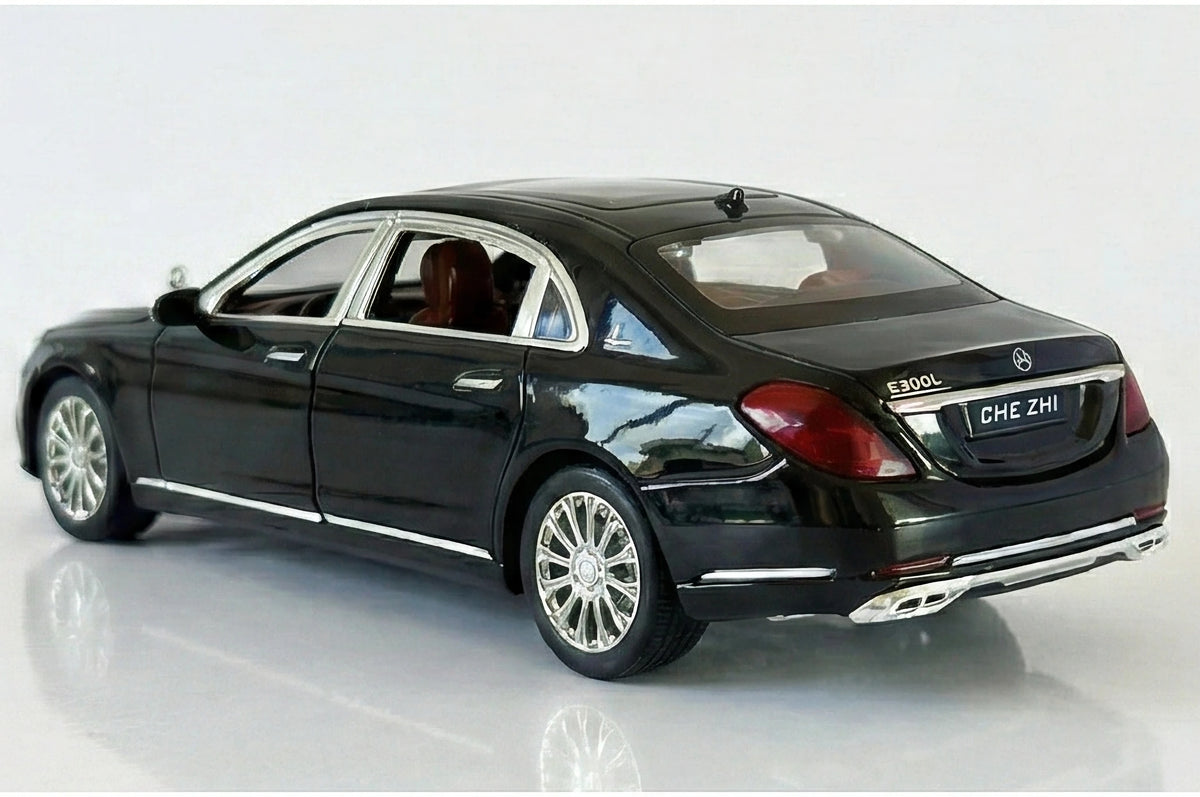 Mercedes Benz E Class 1:24  Diecast Model Car by Che Zhi — Collector Display Metal Body