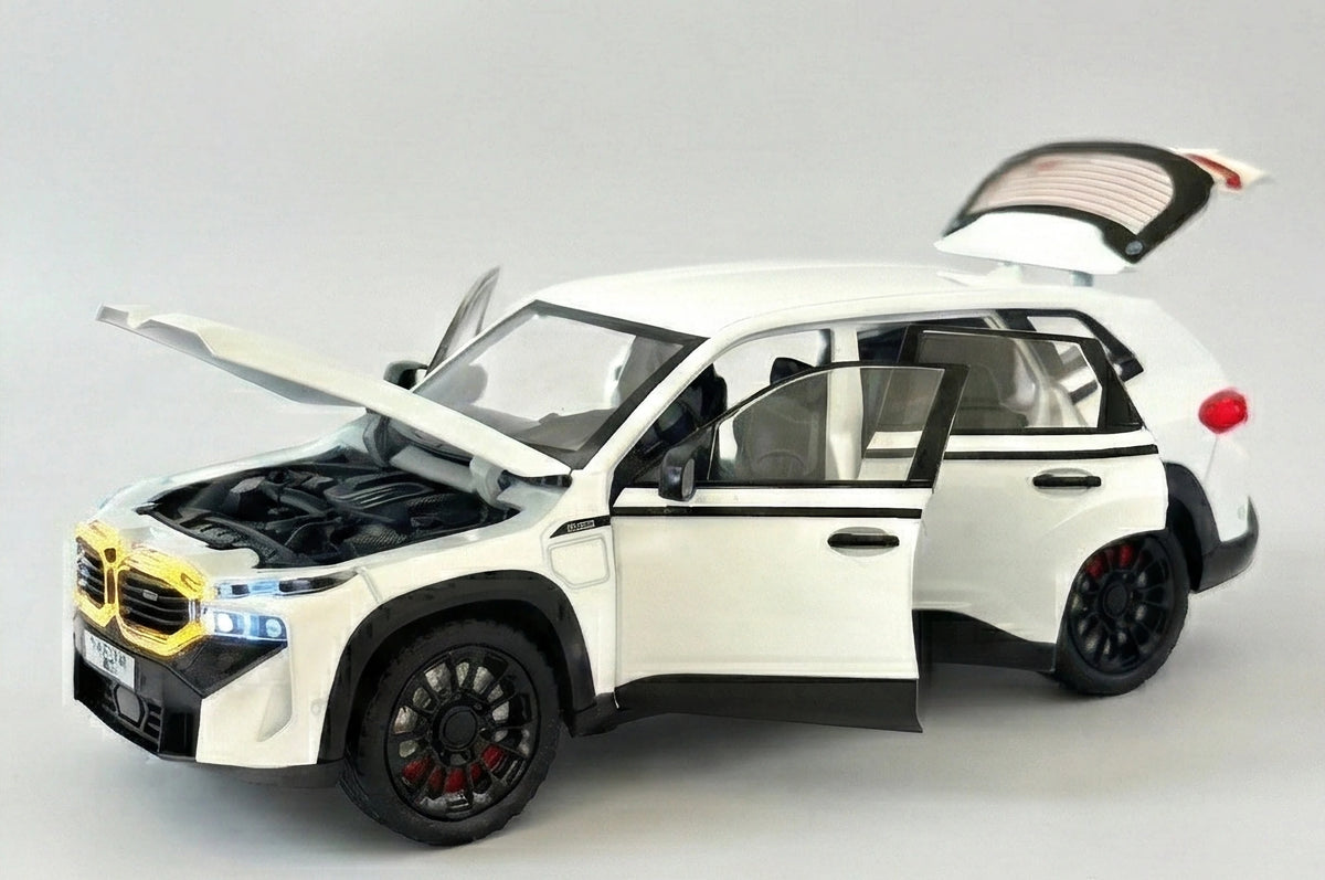 BMW XM 1:24 Scale Luxury Performance SUV Diecast Model Car Green by Jinlifang — Metal Body Collector Display
