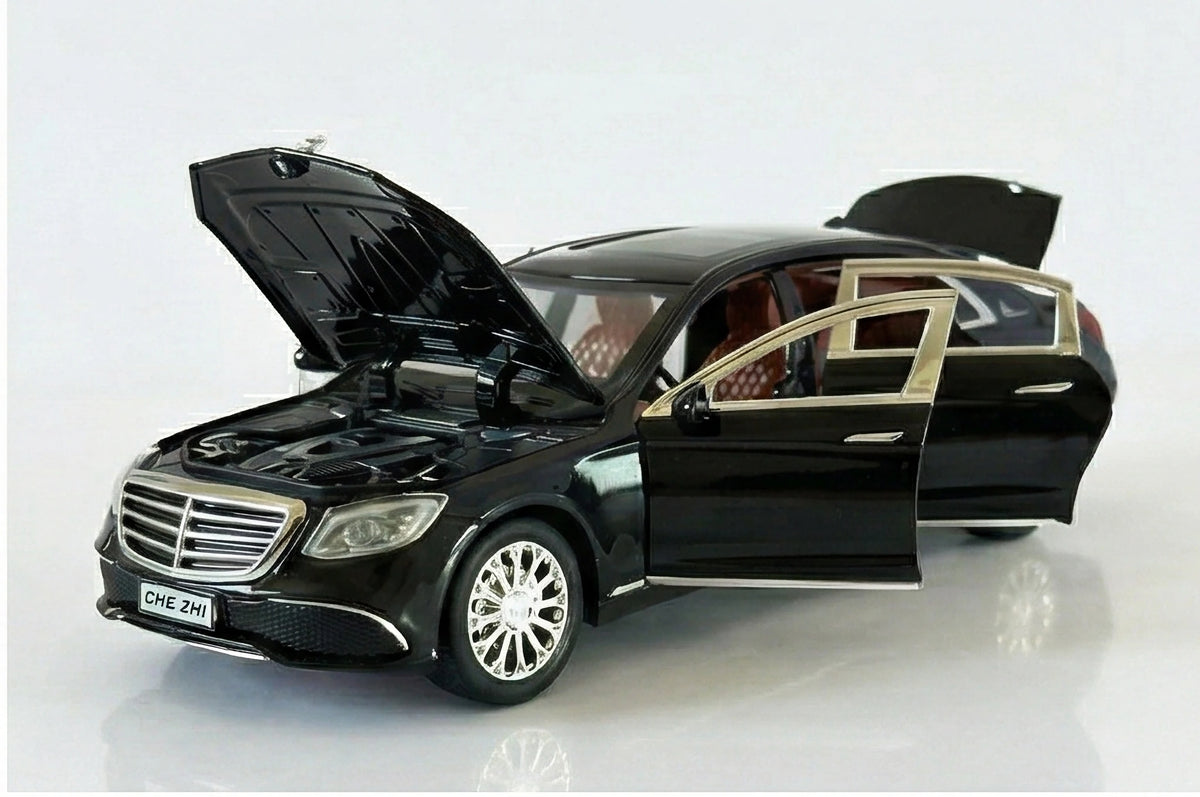 Mercedes Benz E Class 1:24  Diecast Model Car by Che Zhi — Collector Display Metal Body